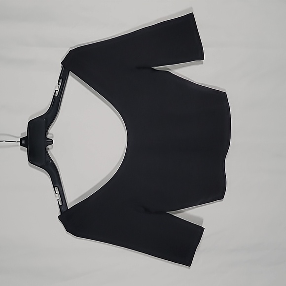 ⭐️ATHLETA Exhilarate Crop - Picture 2 of 7